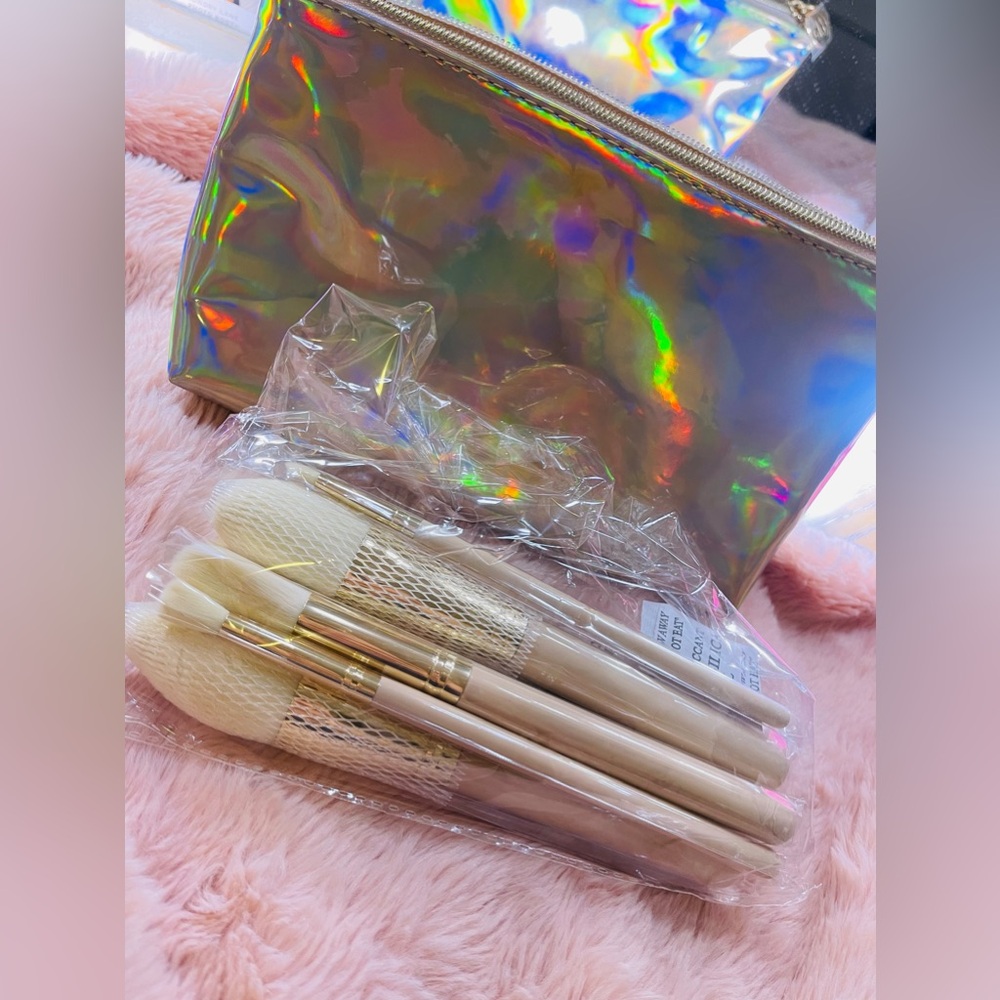 Bh cosmetics brushes